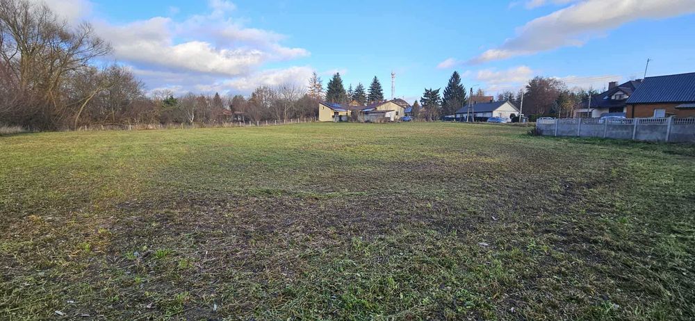 Sprzedam działkę usługowo-handlową 0,5ha