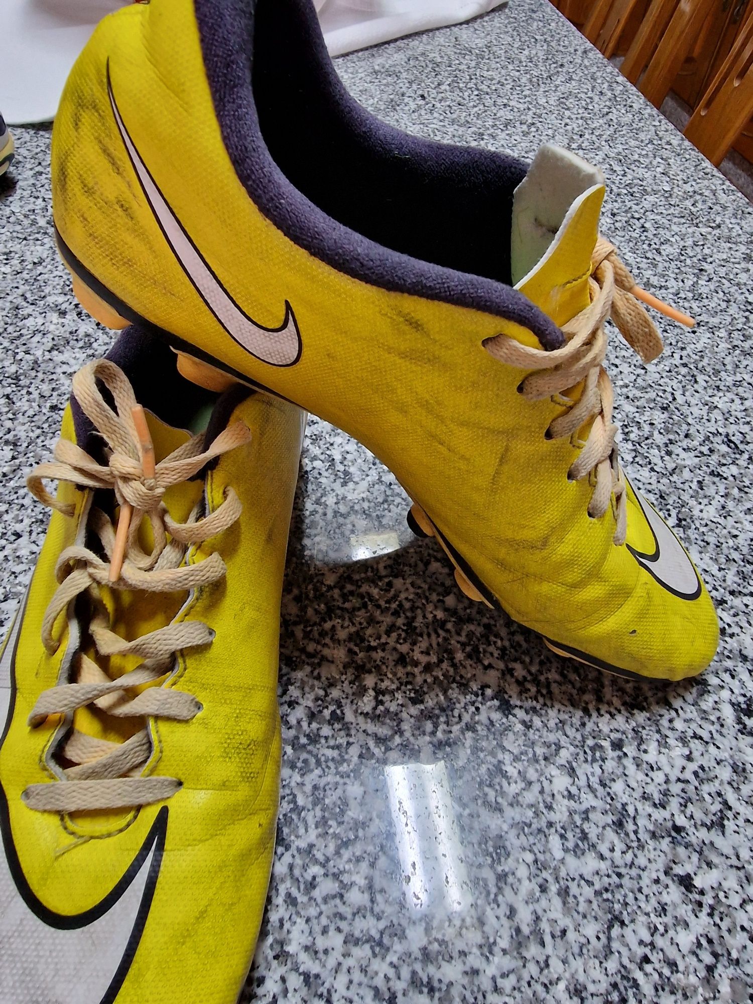 Nike mercurial tamanho 43