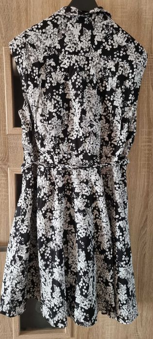 Letnia sukienka bez rękawów