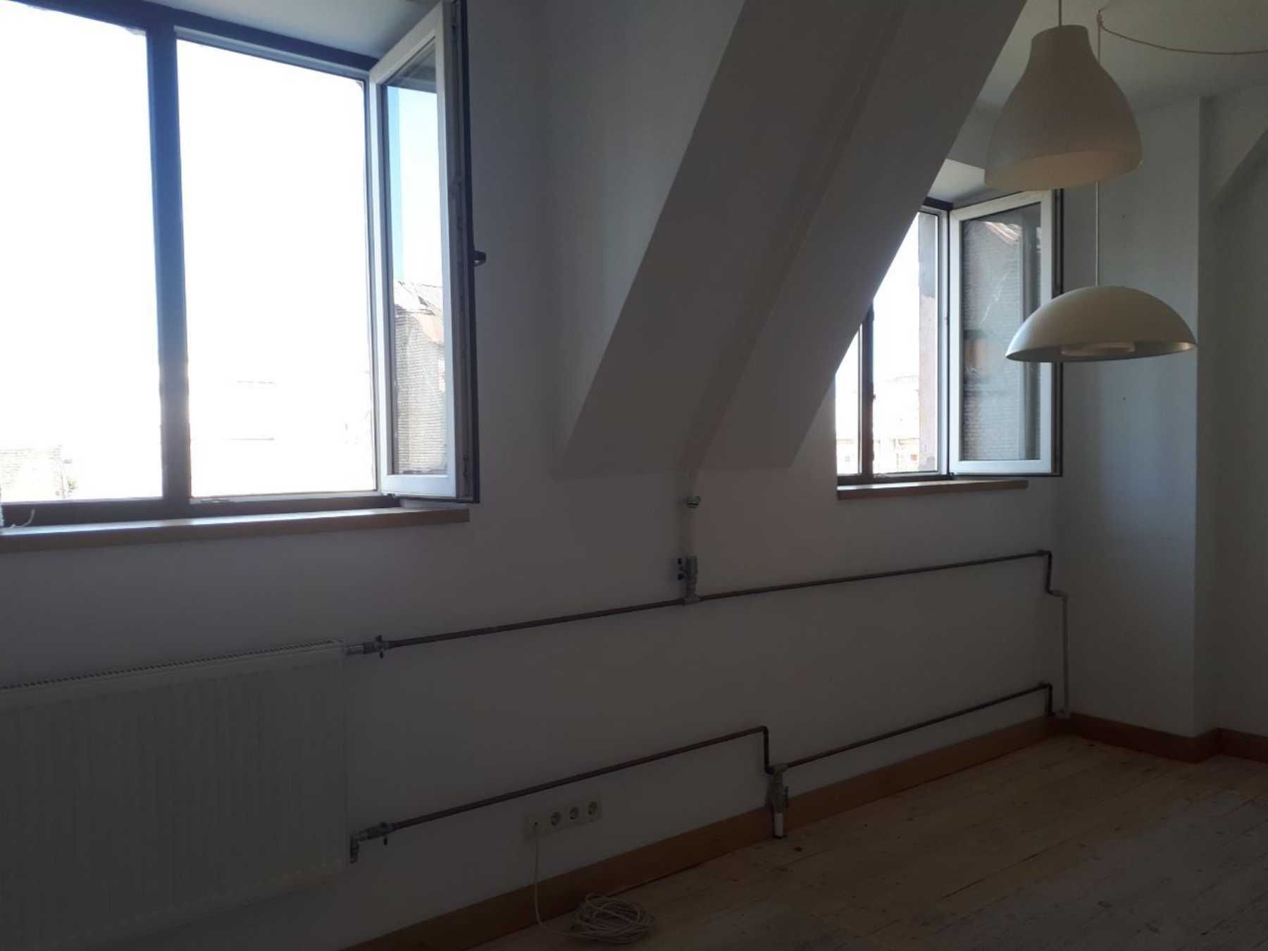 Продам 2 комнатную квартиру 50 м2 в центре,пр. Героев Харькова VI