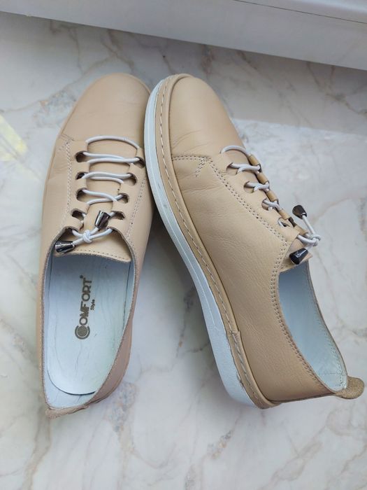 Шкіряні легенькі спіпони