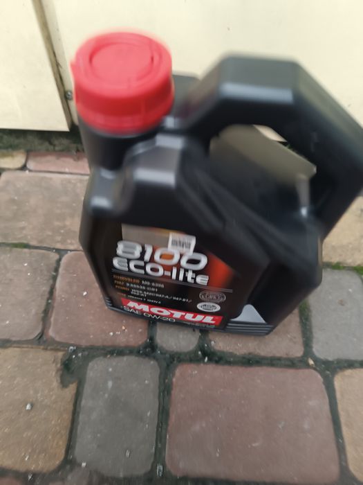 Масло мотюль 0в20 4л ,віддаю дешевше,не відкривалась.