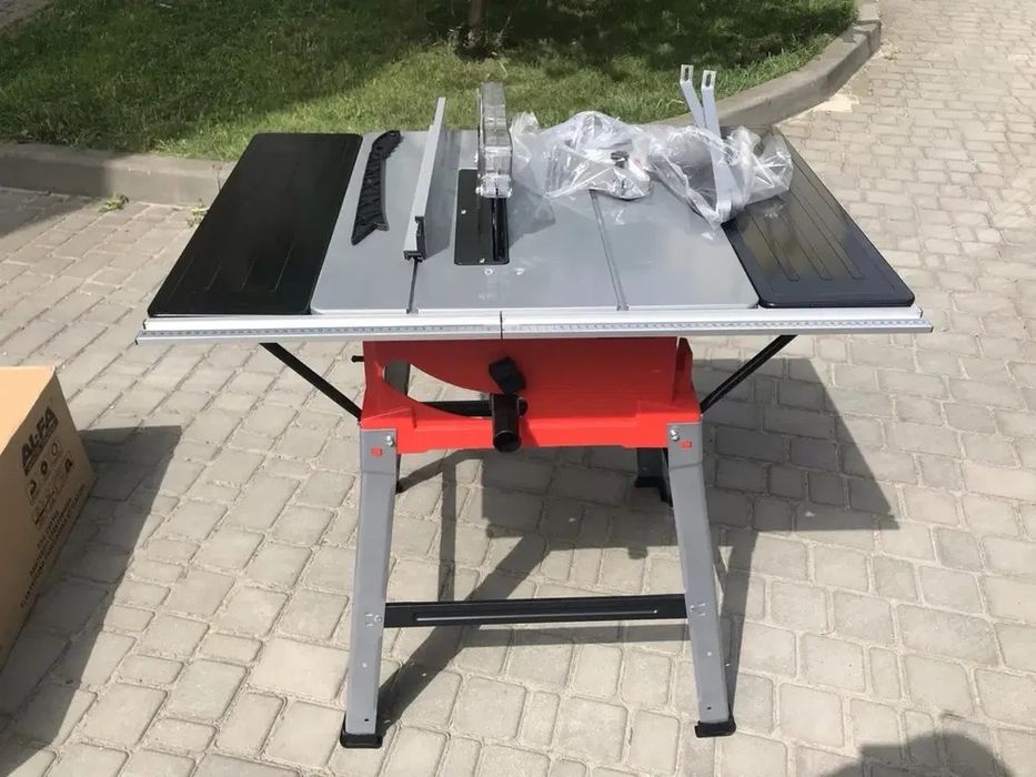 Настільна циркулярна пила з регулюванням висоти та кута Циркулярка