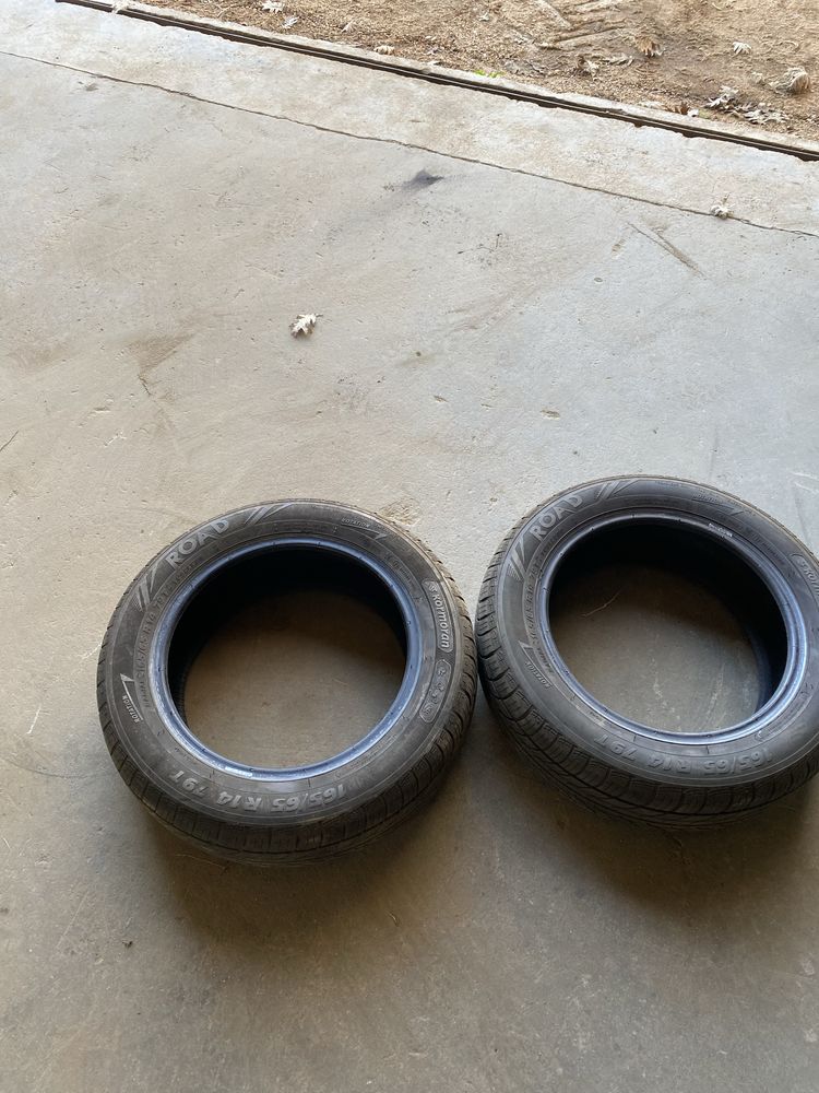 Vendo pneus novos