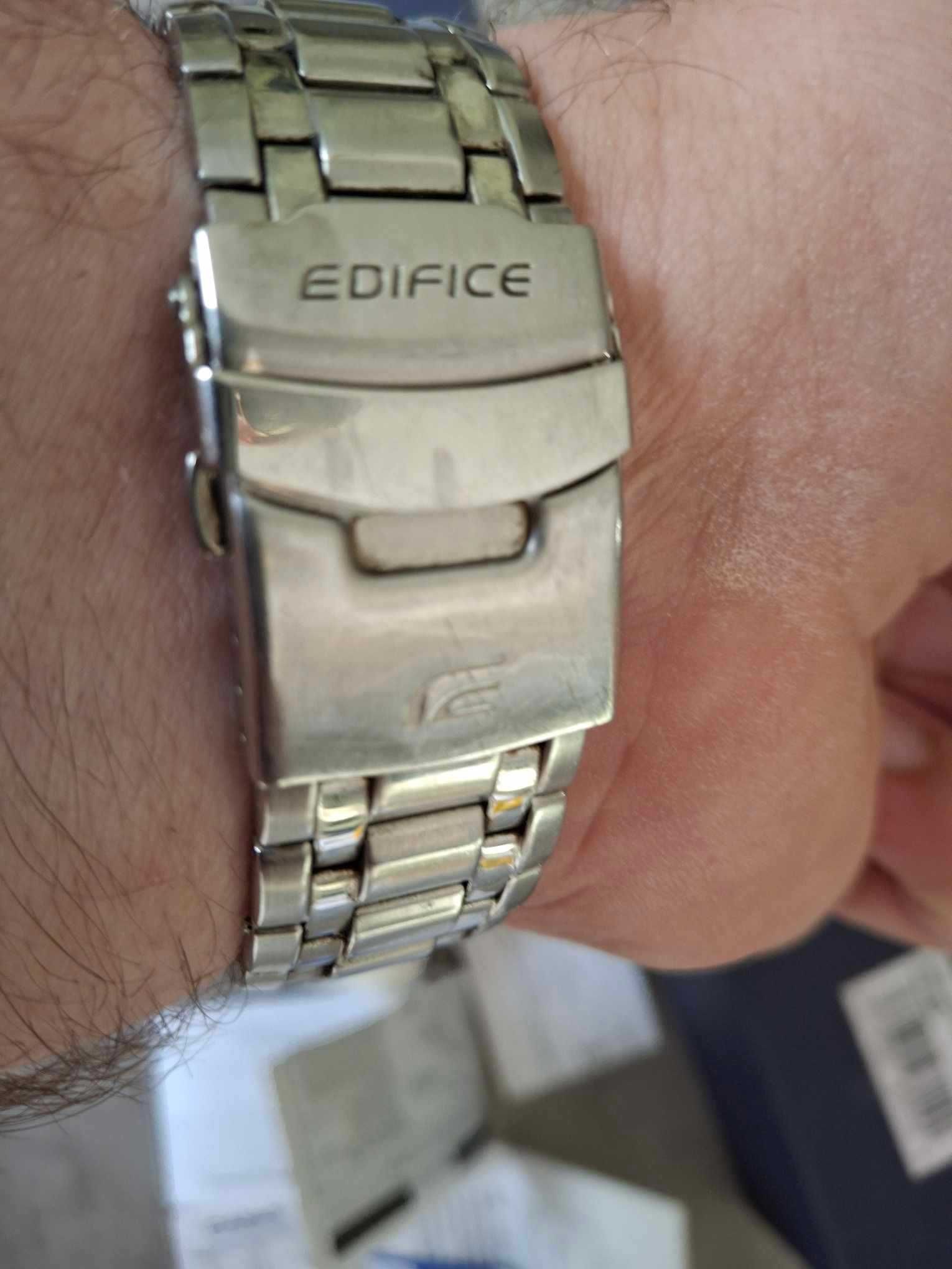 Zegarek Męski CASIO EDIFICE EF-539D-1A Salowy CHRONO z Datą WR100