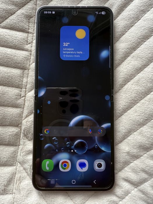 Sprzedam Samsung Galaxy Flip6