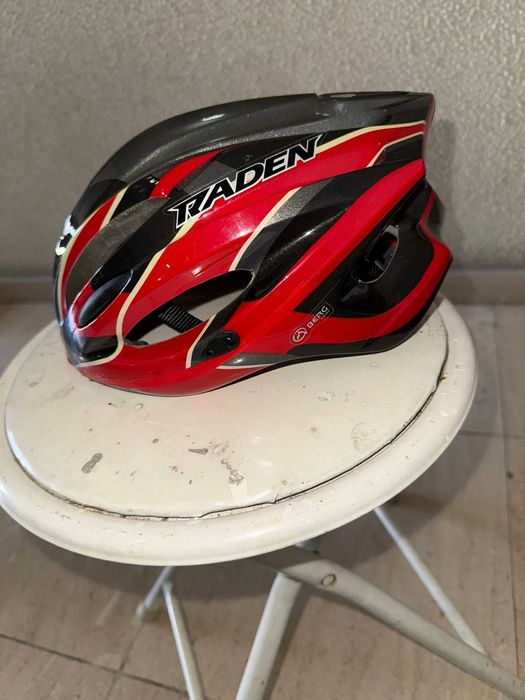 Capacete de Ciclismo Raden Berg