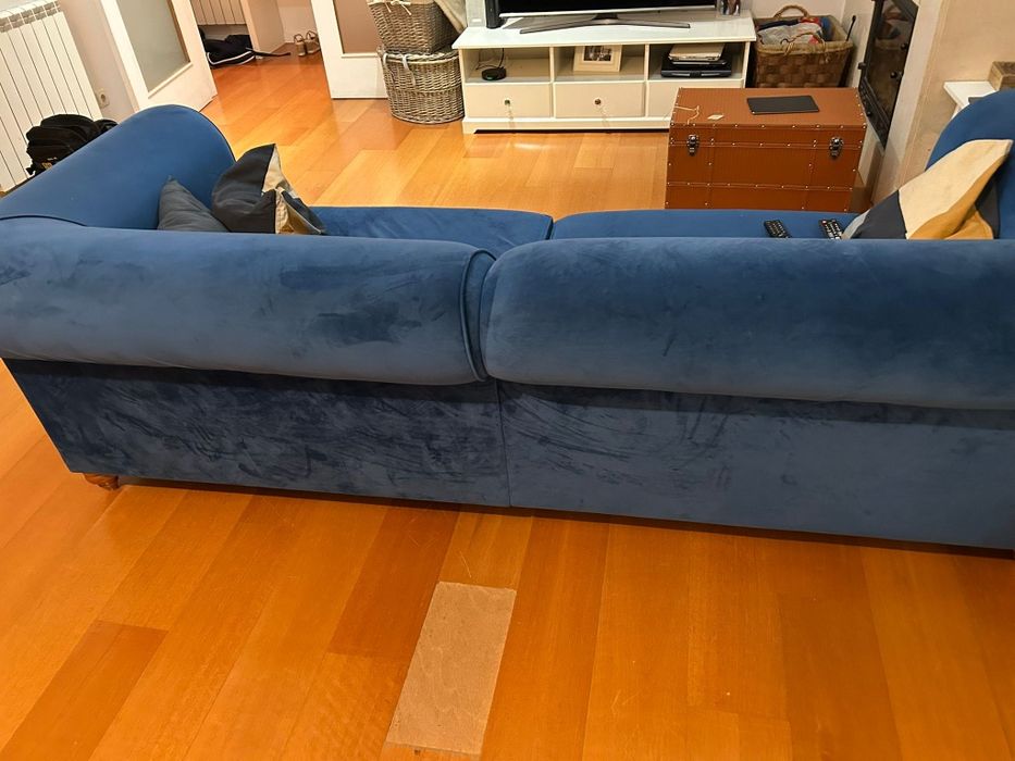 Sofá azul veludo