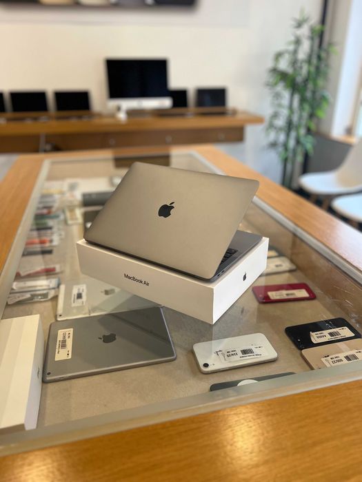 MacBook Air M1 8GB RAM/256GB SSD