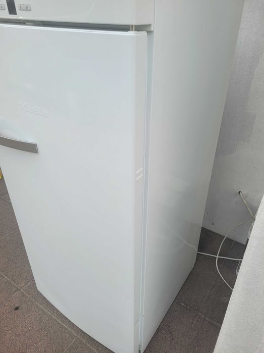 Zamrażalka Miele FN 22062 ws