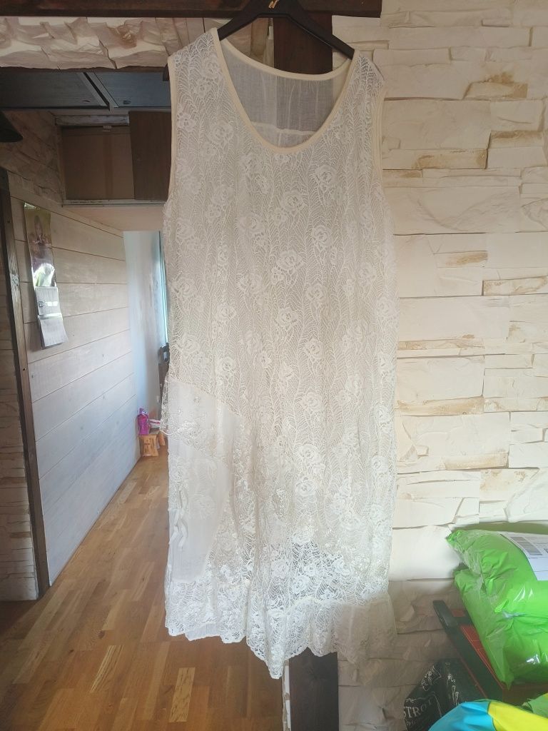 Piękna nowa koronkowa sukienka Boho