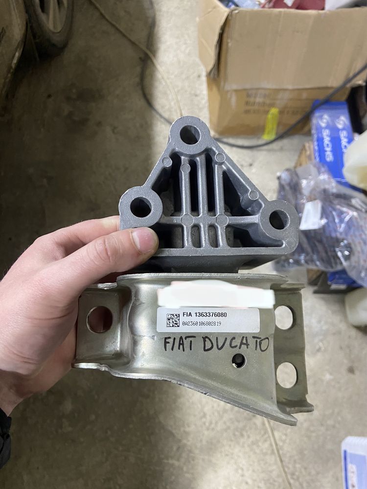 1363376080 Fiat/Alfa/Lancia подушка (опора двигуна права)