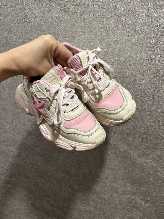 Кроссовки на девочку