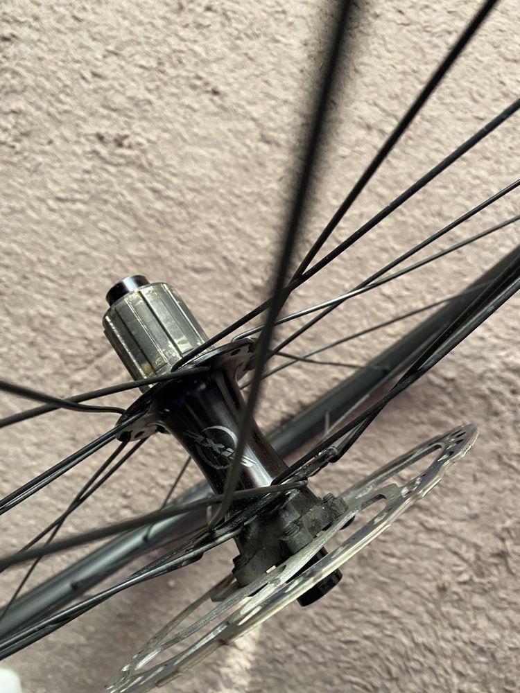 Колесо переднє Specialized Axis