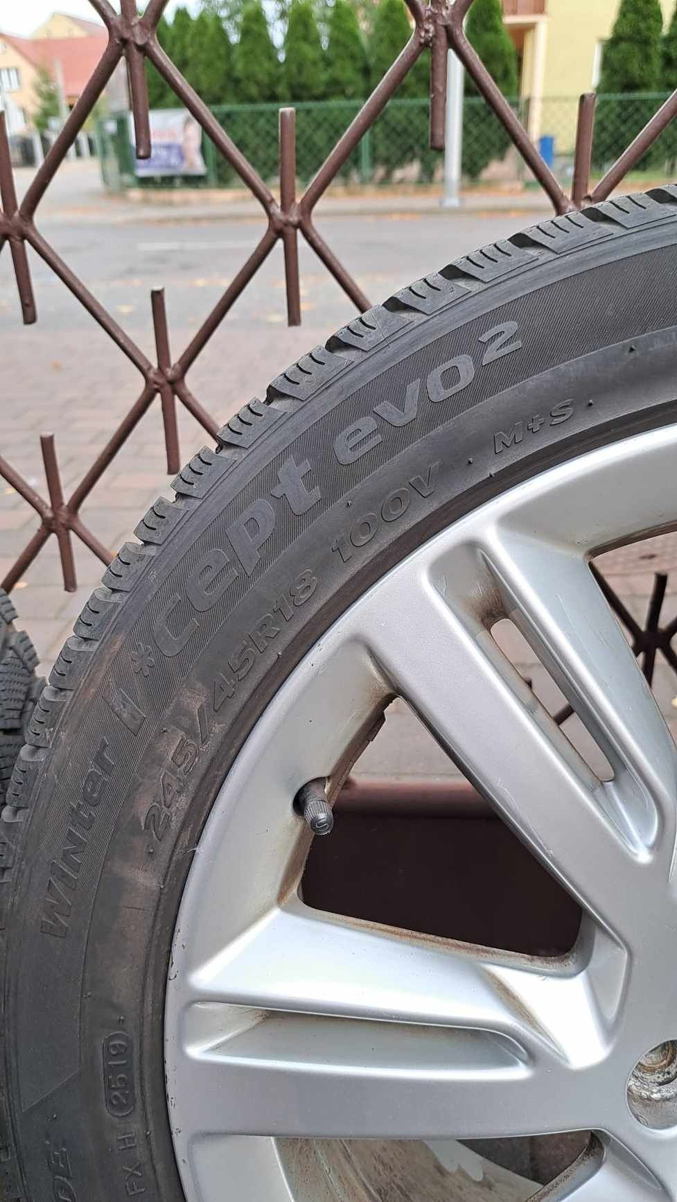 Zestaw felgi opony zimowe Volvo 8j r18 245/45/18 hankook Evo 2