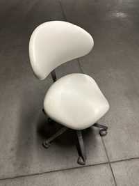 Krzesło kosmetyczne siodło białe