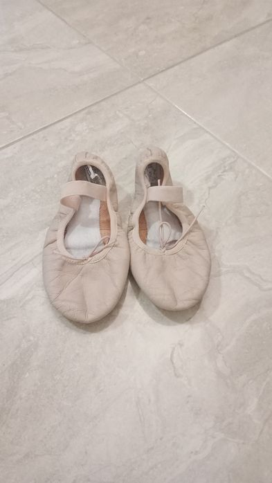 r. 22-23 Decathlon baletki skórzane 20-22 cm