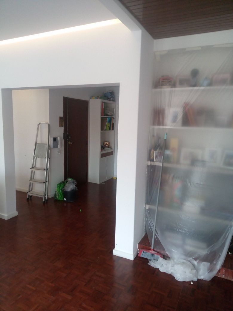 Pintor e Aplicador de capoto , Cerâmica em Geral , Betonilha ,Pladur