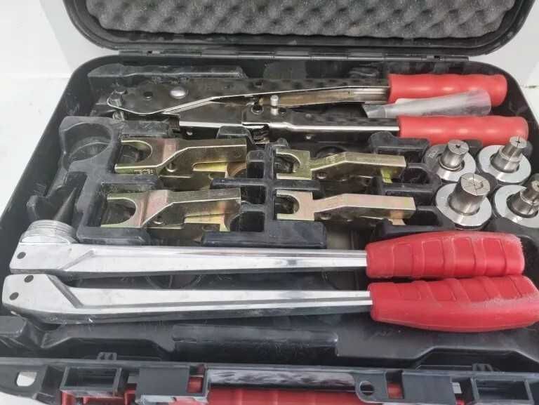 Zaciskarka teceflex