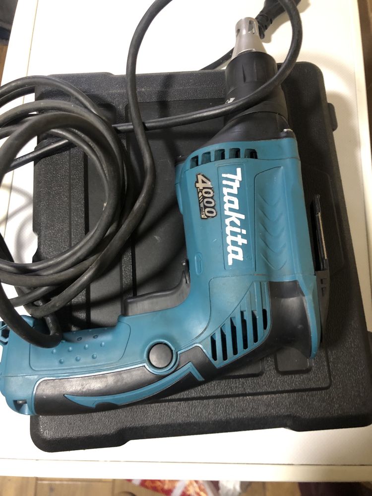 Шуруповерт сетевой Makita FS4000