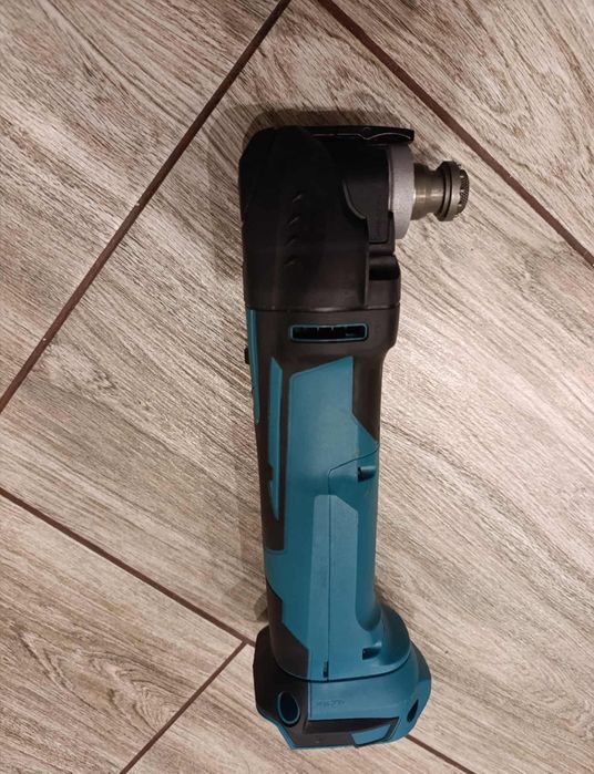 Makita DTM51 multitool