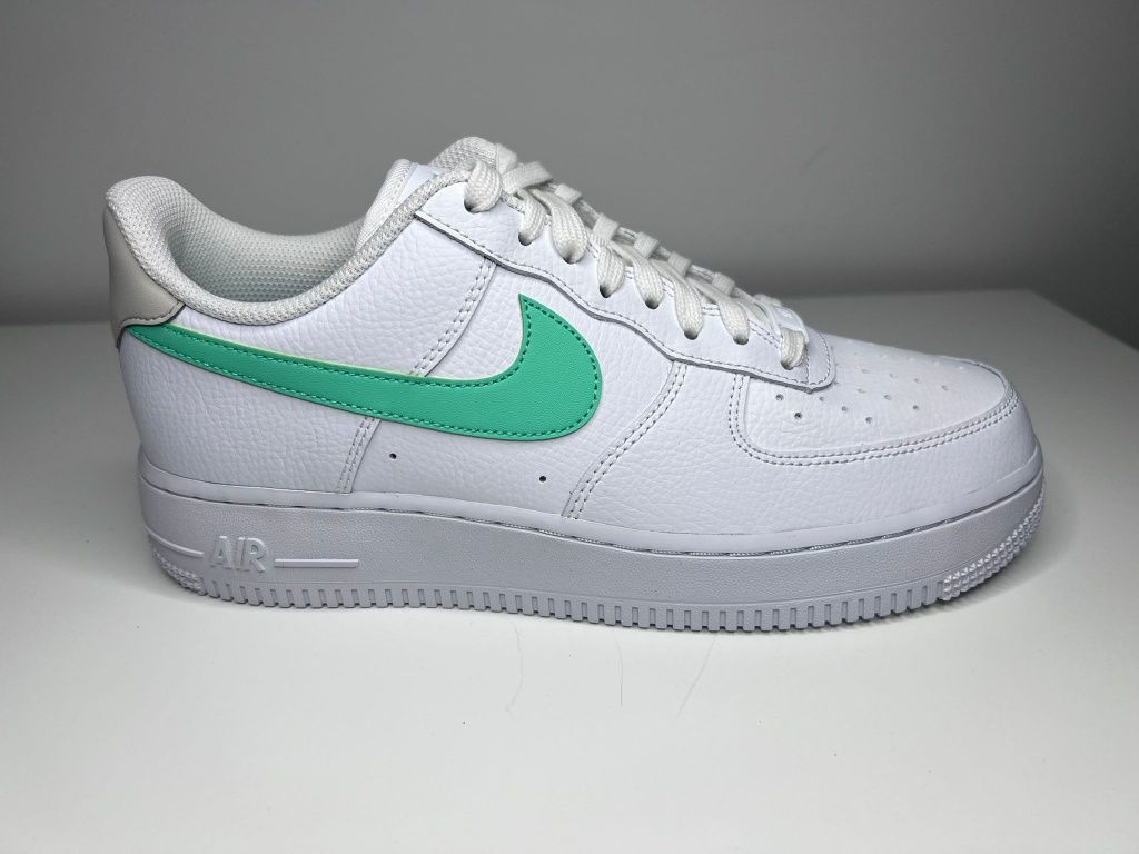 WMNS Nike Air Force 1 '07