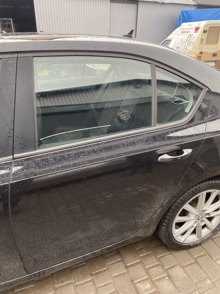 Двері передні,задні,зеркала Skoda Octavia A7,Октавія а7