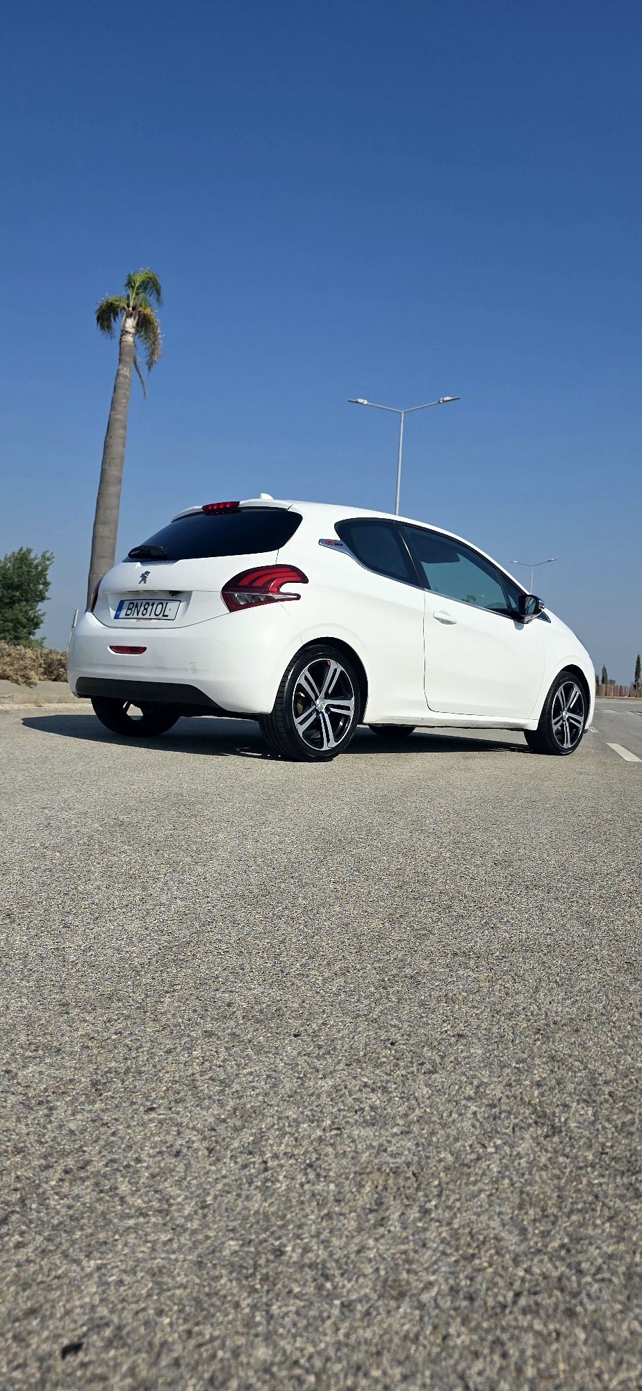 Peugeot 208 GT Line 1.6 HDi – 2016
90.000 km