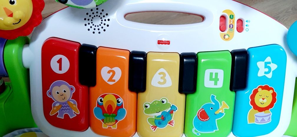 Fisher-Price Mata Z Pianinkiem Muzyczne Zwierzątka