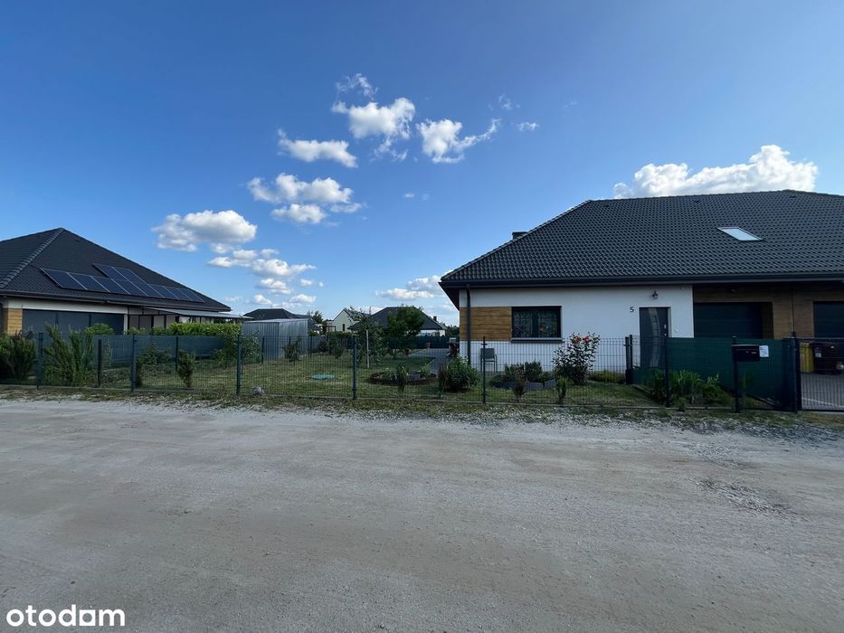 Dom w zabudowie bliźniaczej o powierzcni 104.57 m2 z garażem 22,20 m2