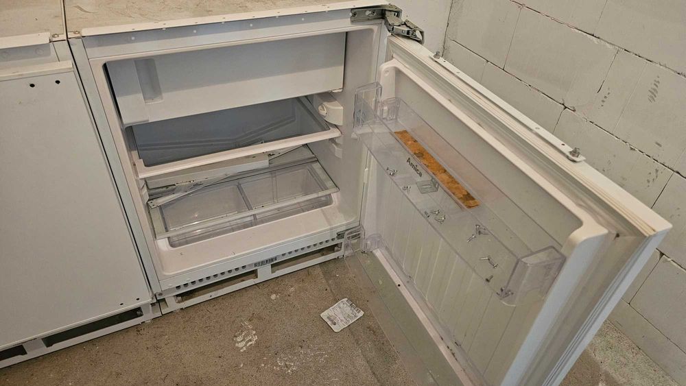 Lodówka Amica UM130