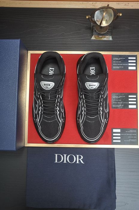 Sapatilhas Dior Preto e Branco