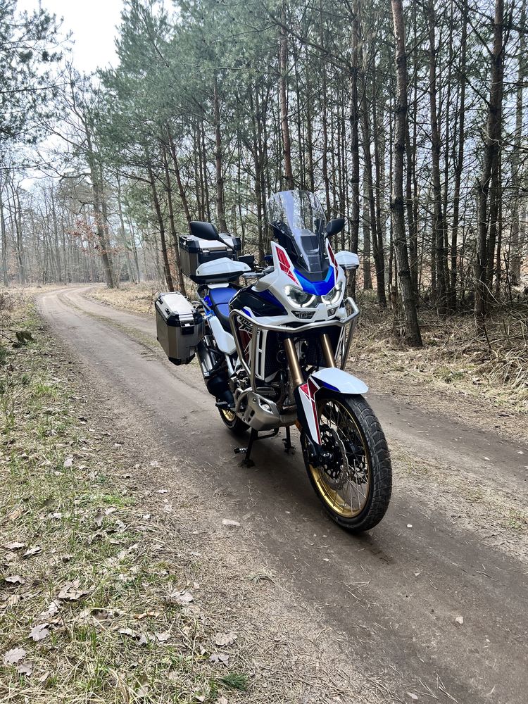 Wynajem motocykla Honda Africa Twin 2022r. CRF1100 automat Poznań