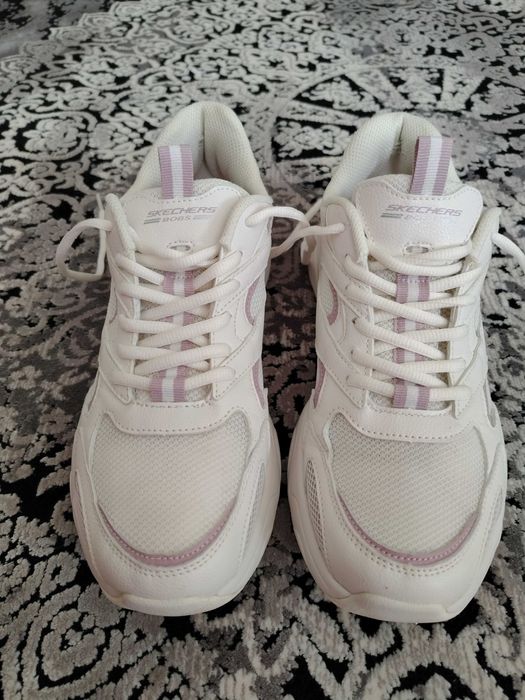 Жіночі кросівки весна, літо