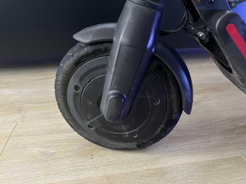 hulajnoga elektryczna Ninebot Kickscooter E25E