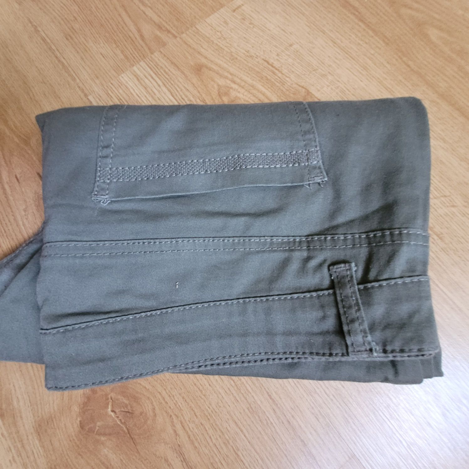 Spodnie za kolano ,rozmiar 48/pas 98cm,biodra 120cm