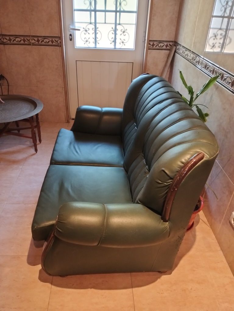 Sofà de dois lugares