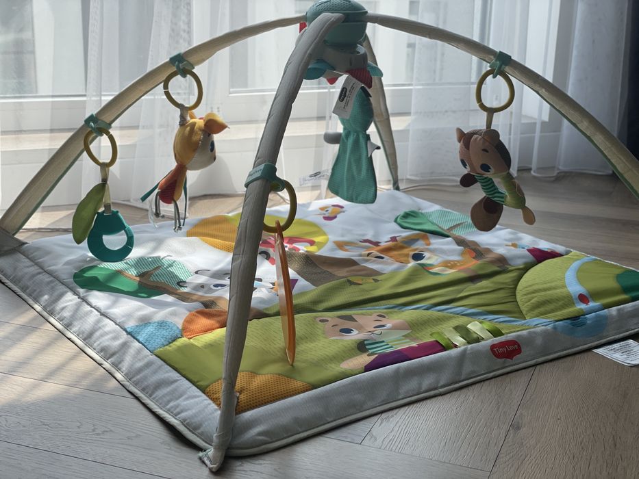 Розвиваючий килимок Tiny Love Лісові друзі, з дугами, 86х78 см