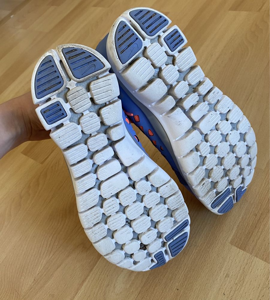 Niebiesko pomarańczowe buty sportowe Nike do biegania rozmiar 38