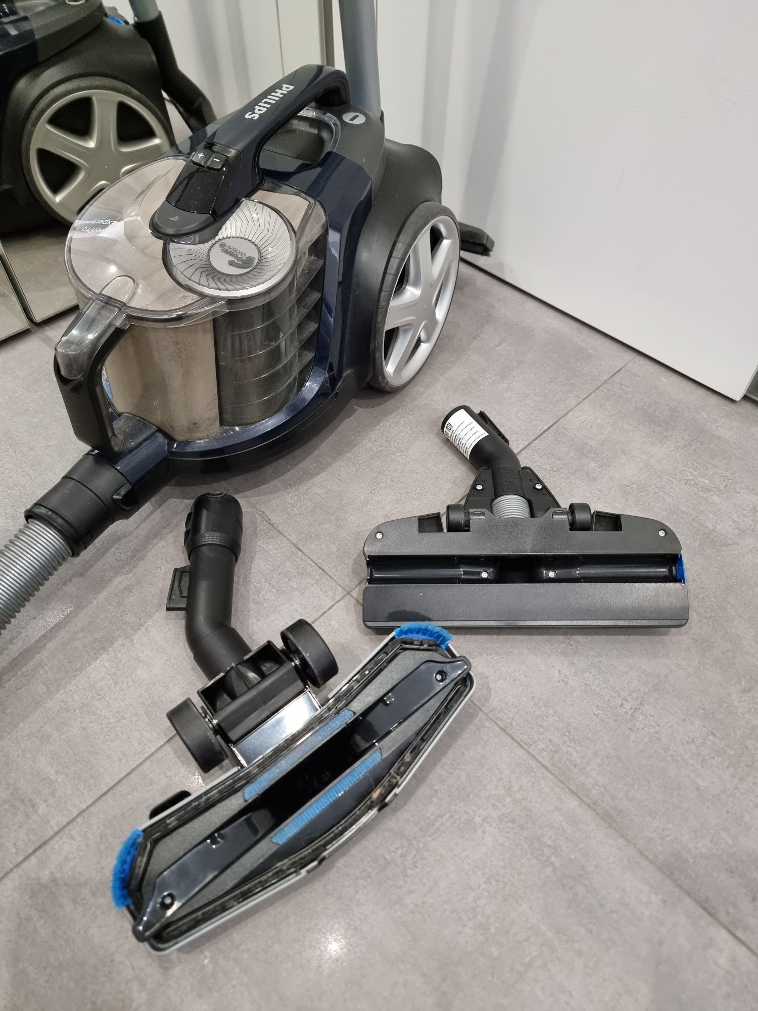 Odkurzacz bezworkowy philips PowerPro Expert FC9743 PowerCyclone 8 650