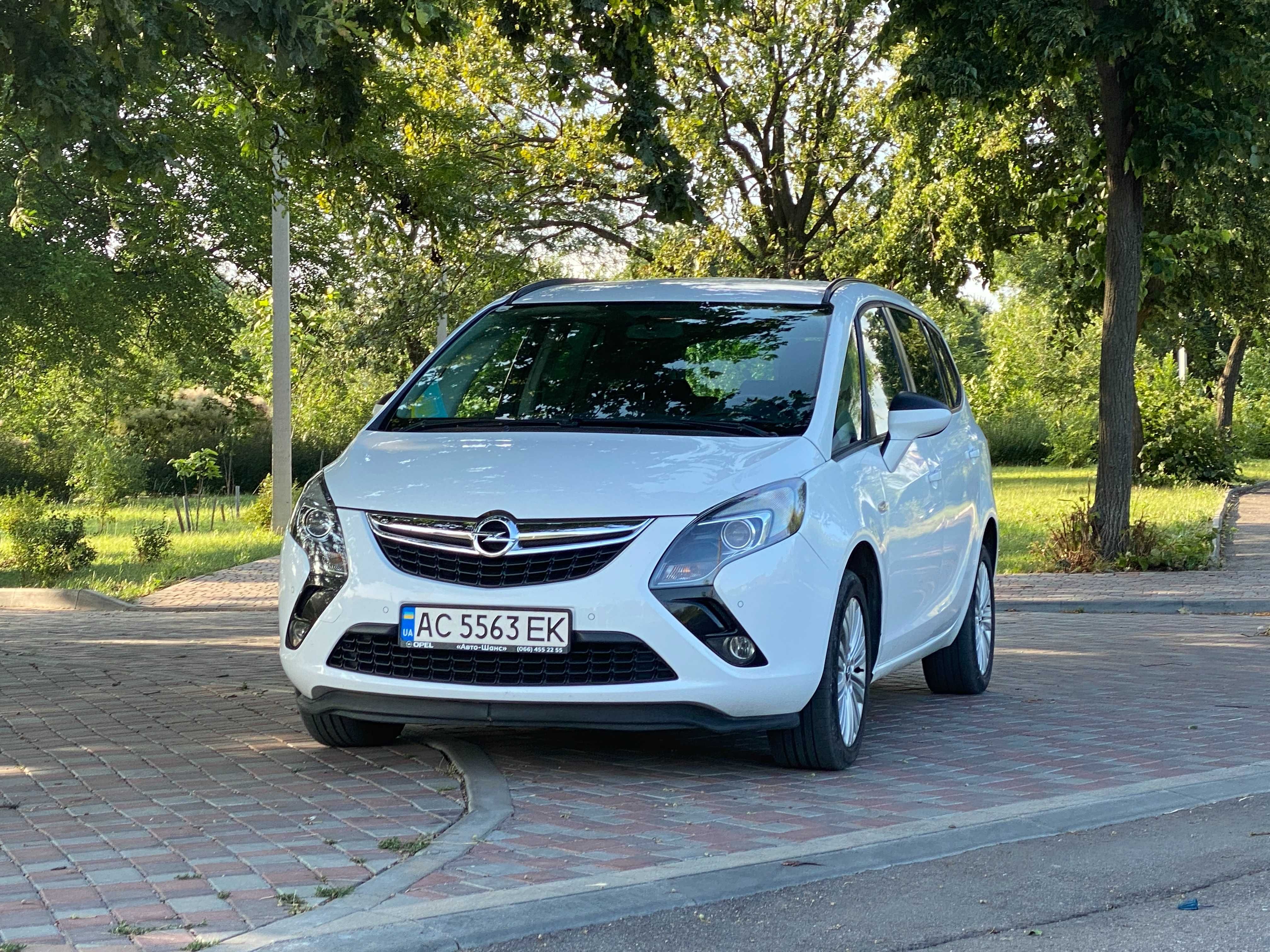 Opel Zafira 2016