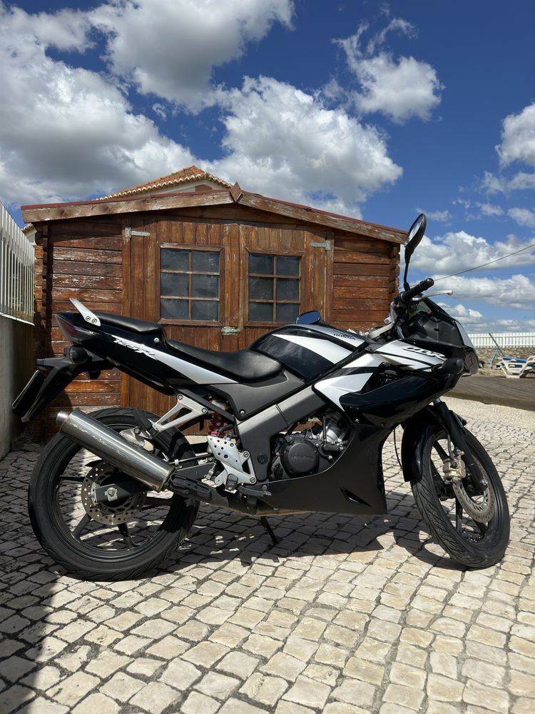 CBR 125R de 2011