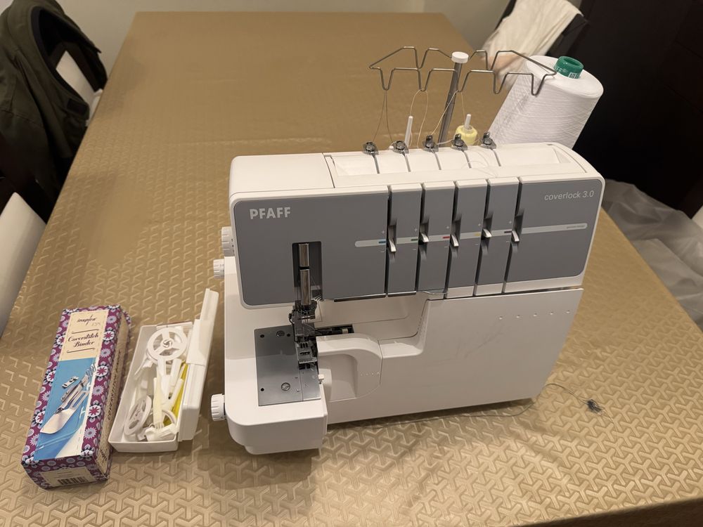 Maquina PFAFf coverlock 3.0