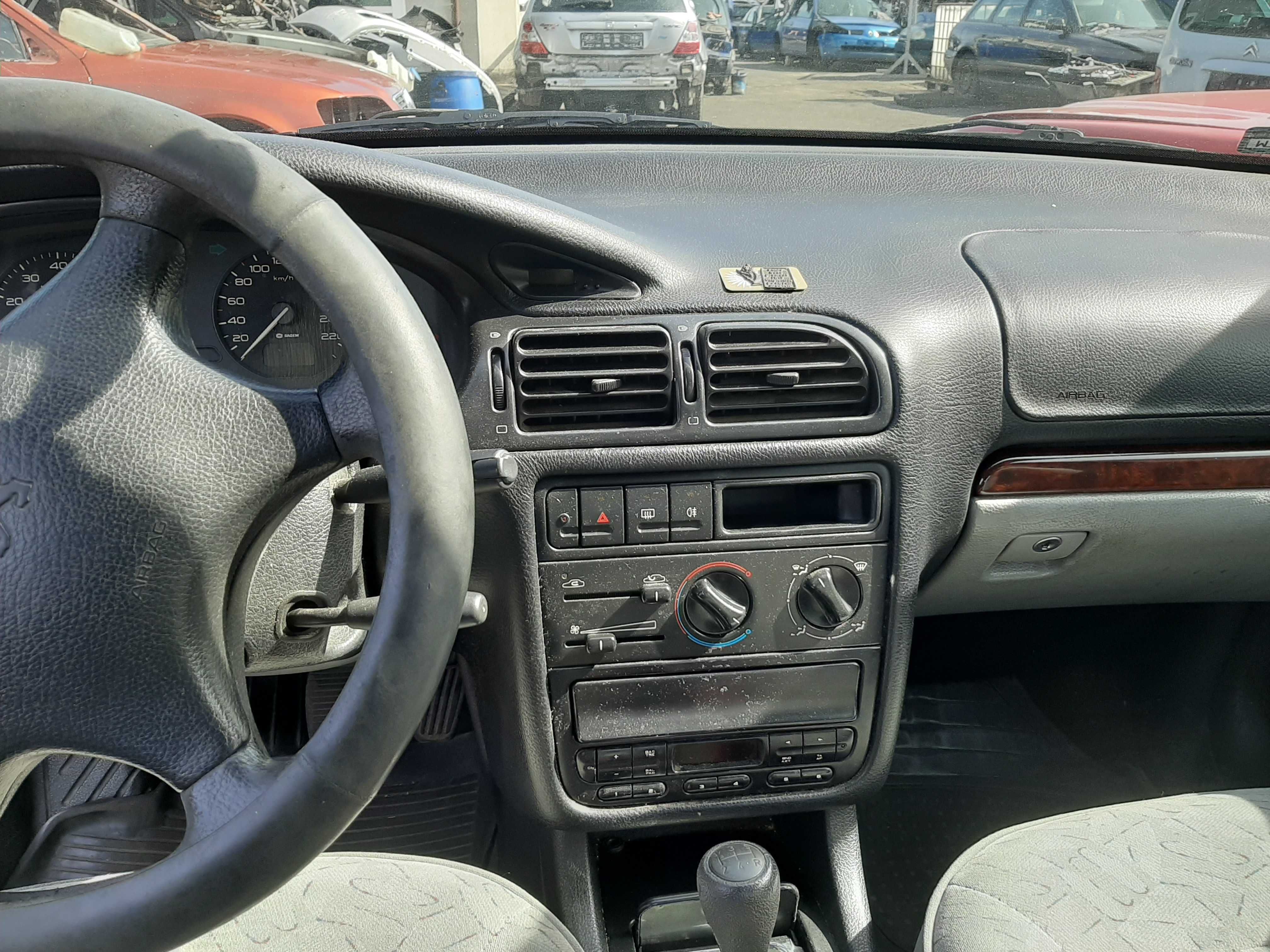 Peugeot 406 Sedan 1.8i 1996r.Element wnętrza