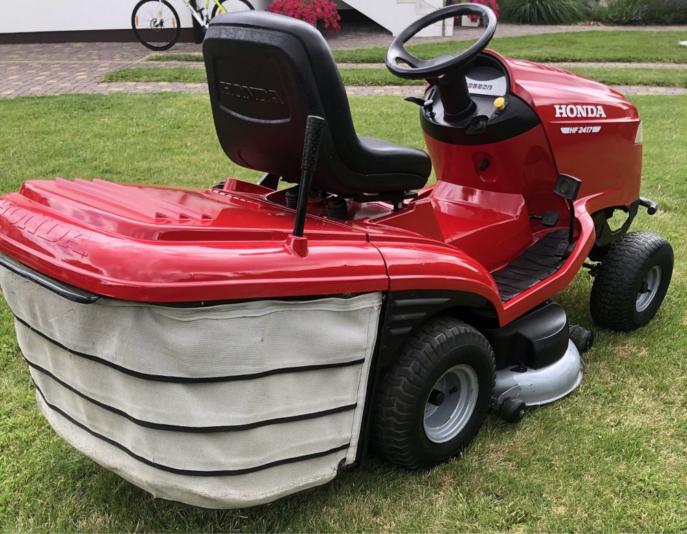 Kosiarka traktorek Honda 2417
