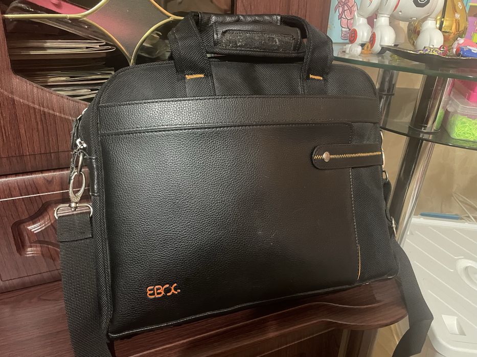 Ноутбук Asus f83v повністю робочий