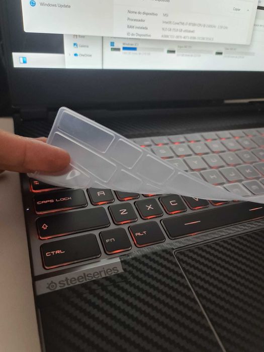 Portatil Gaming MSI Leopard RGB GP65 9SD i7 9750H / 16Gb / GTX 1660 Ti