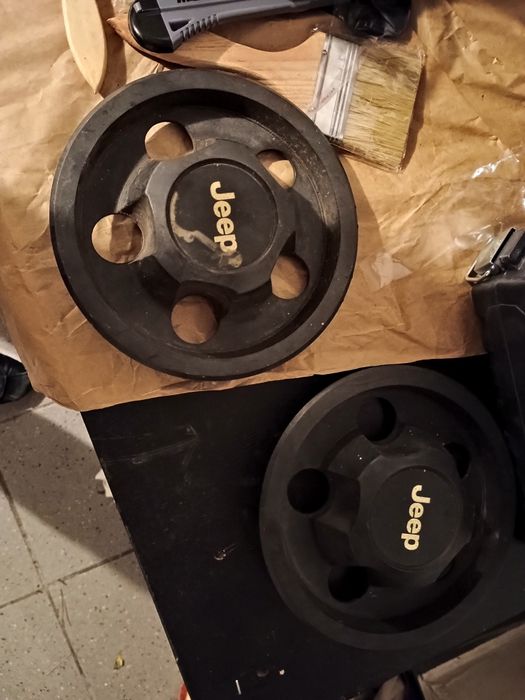 Dekiel dekielek jeep xj oryginalny kołpak czarny na stalowe felgi