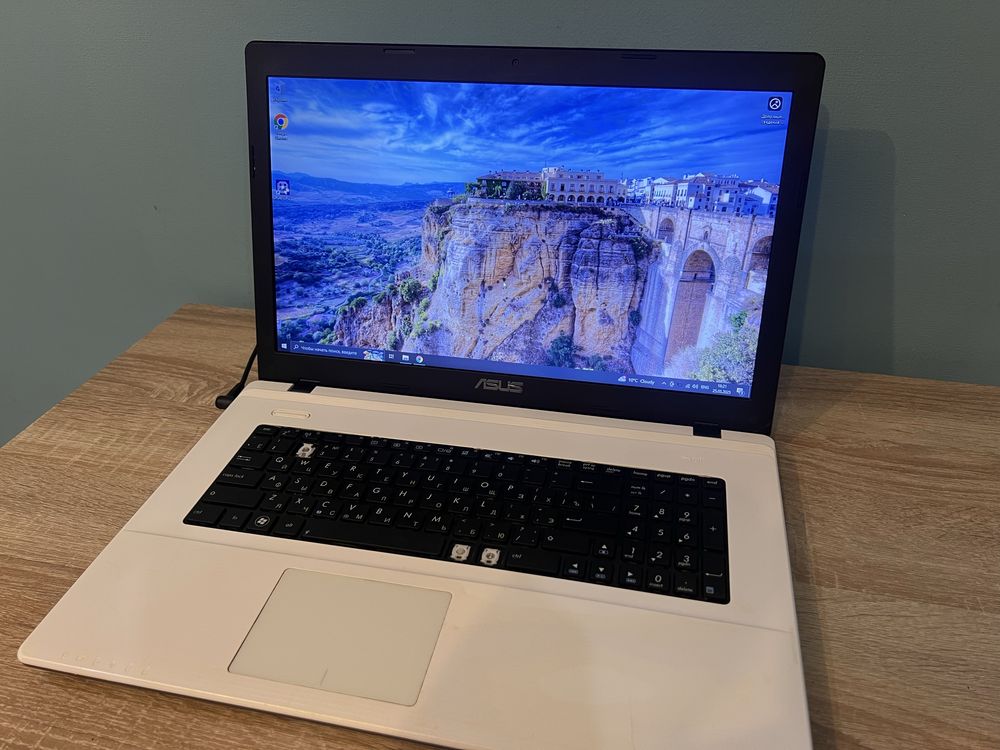 Ноутбук Asus X75VB 17.3" i3+GT740M SSD+HDD