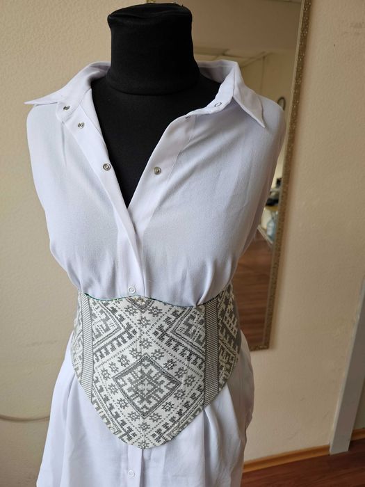 Корсет-вишиванка